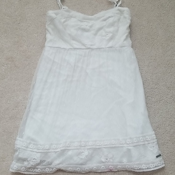 Abercrombie lace dress - Picture 2 of 12